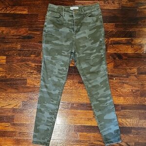 Sanctuary Social Standard High Rise Green Camouflage Skinny Jeans Modern